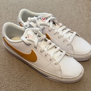 🆕 Nike Court Legacy Sneakers. 8. NWOT!💥💥